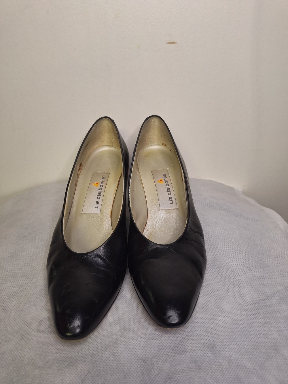 Liz Claiborne Black Pointed-Toe Leather Pumps Size 8 N "Narrow"